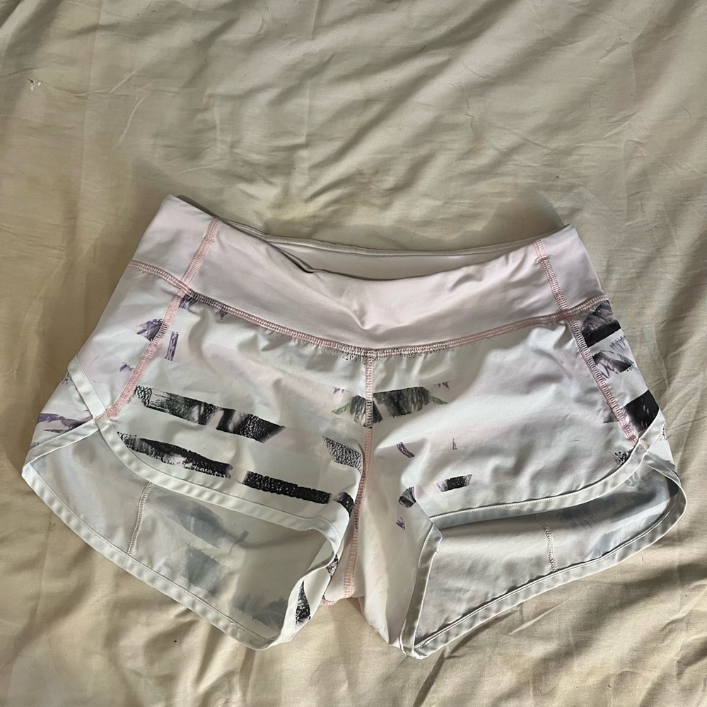 Lululemon Pink and White Detailed Short